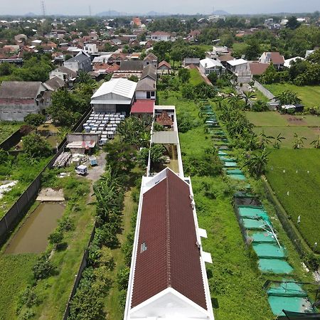 Villa Rumah Putih Jogja Yogyakarta Dış mekan fotoğraf