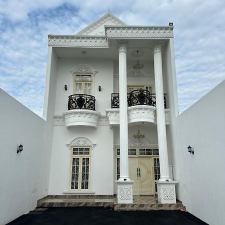 Villa Rumah Putih Jogja Yogyakarta Dış mekan fotoğraf