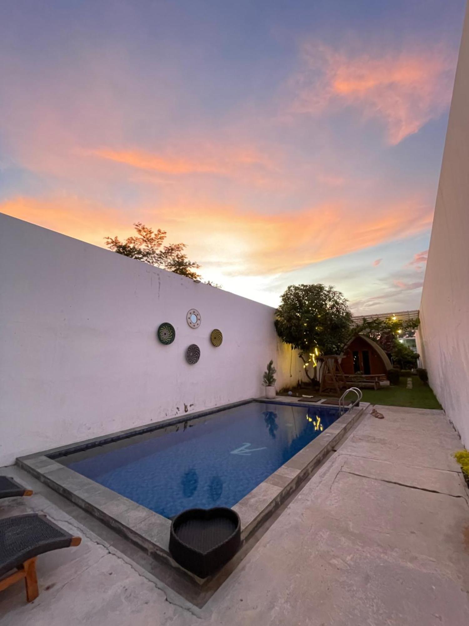 Villa Rumah Putih Jogja Yogyakarta Dış mekan fotoğraf