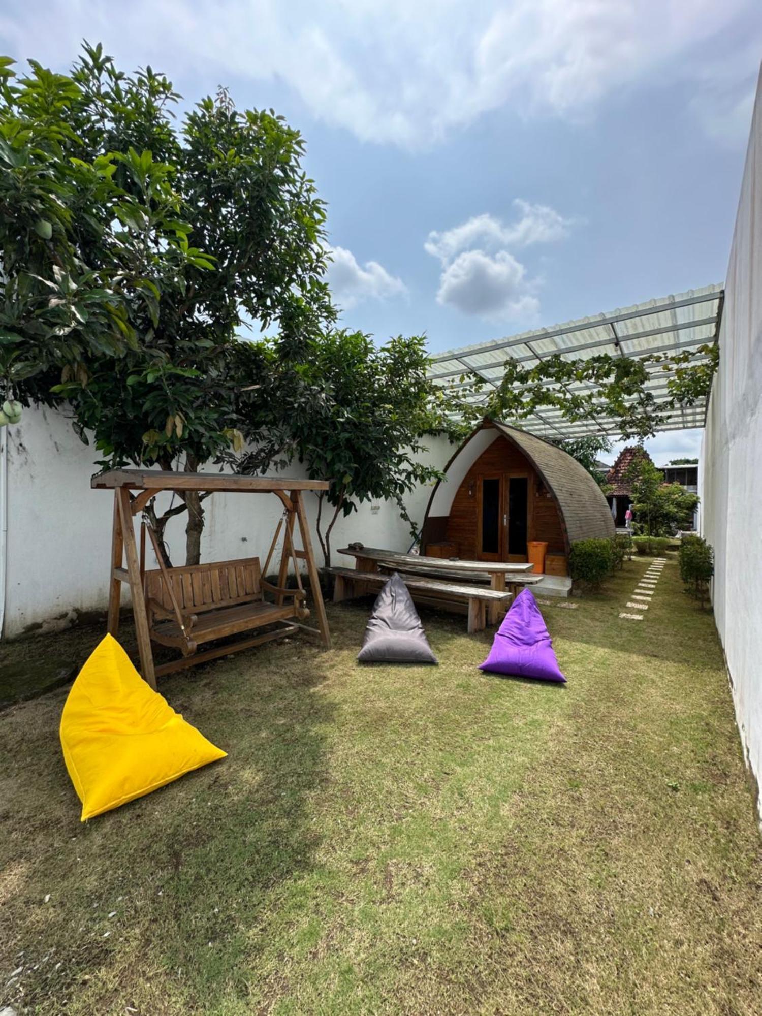 Villa Rumah Putih Jogja Yogyakarta Dış mekan fotoğraf