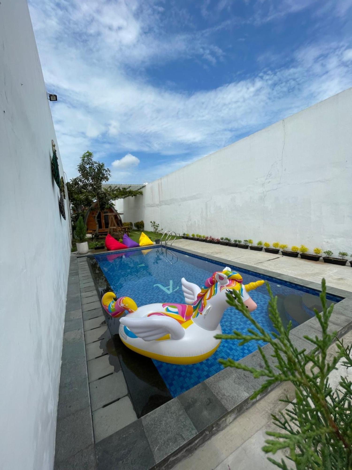 Villa Rumah Putih Jogja Yogyakarta Dış mekan fotoğraf