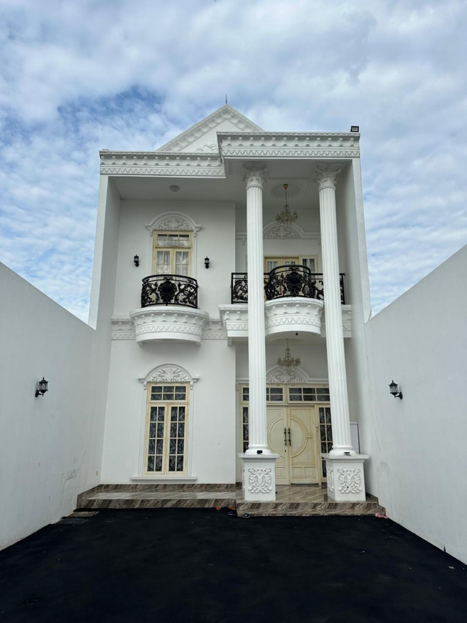 Villa Rumah Putih Jogja Yogyakarta Dış mekan fotoğraf